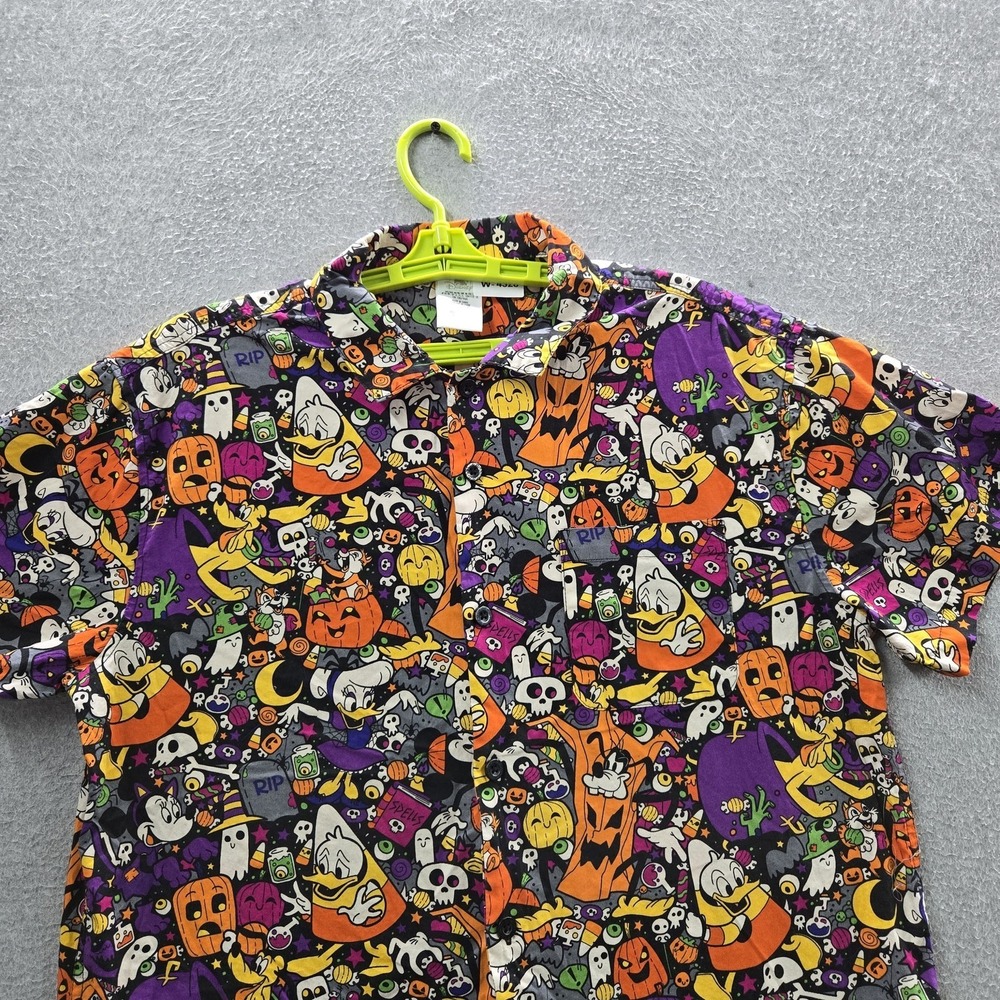 Disney Parks Men Button Up Shirt M Black Graphic Halloween Characters - Picture 4 of 8